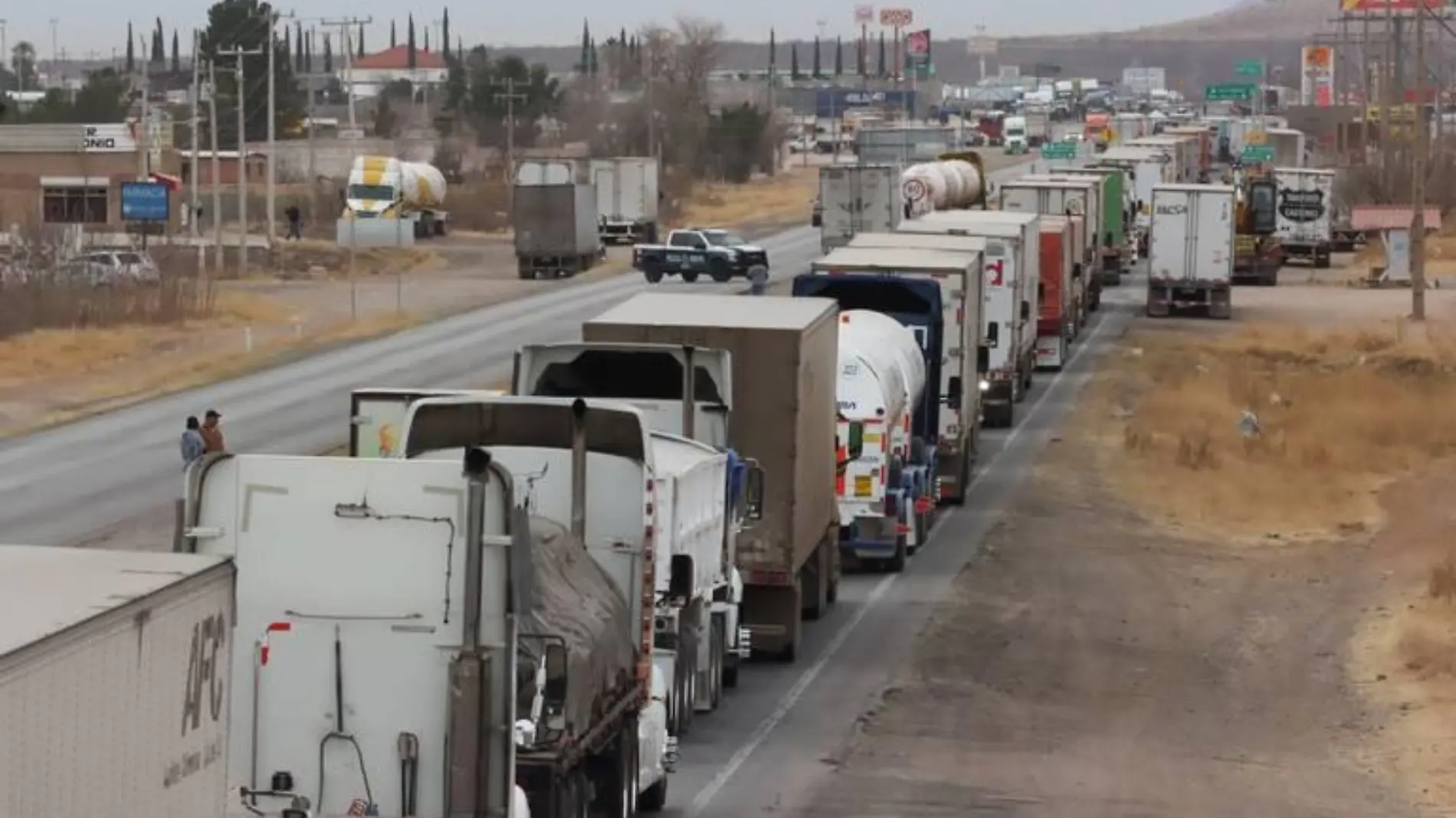 Bloquean Transportistas de Amotac Carretera a Juarez (30)